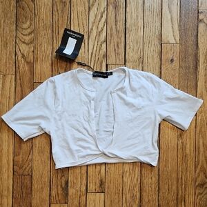 NWT Pretty Little Thing White Short Sleeve Women's  Crop Deep V Neck Top